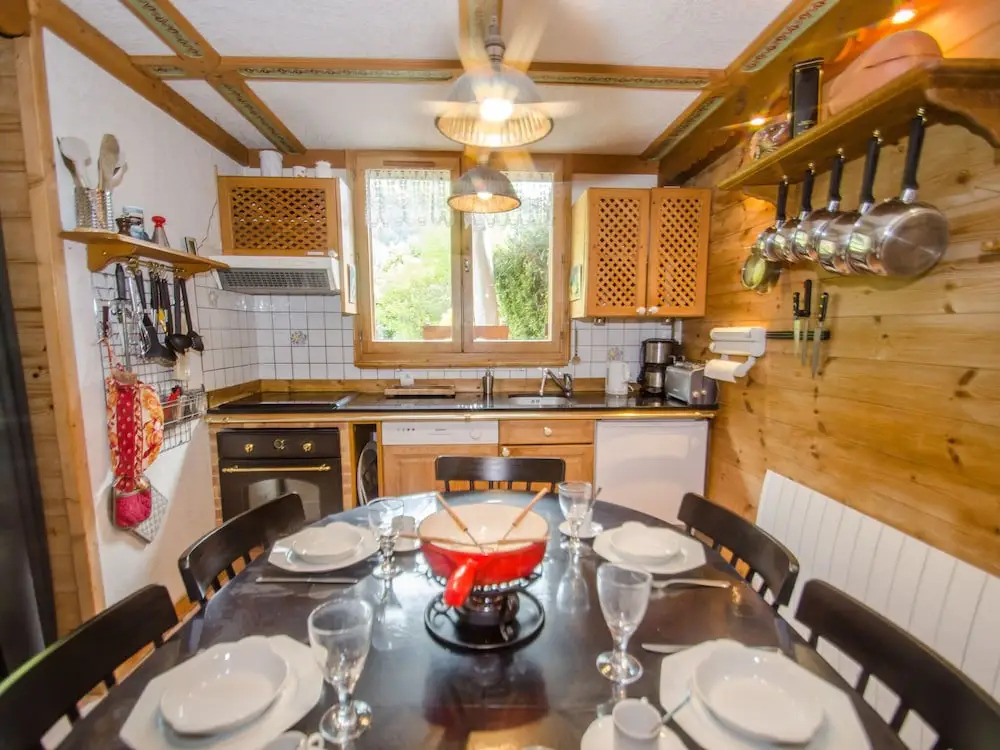 Beautiful Apartment With a Somewhat Unusual Layout Less Than 1km From the Slopes
