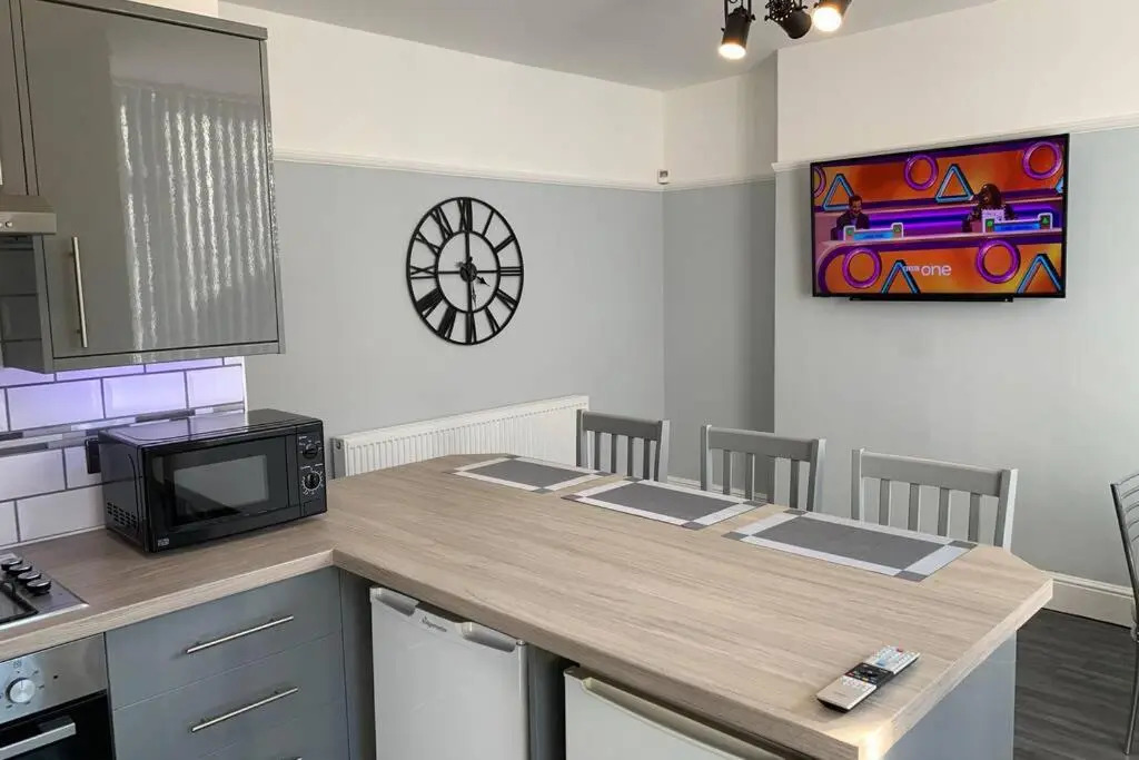 Modern fully refurbished 3 bedroom home