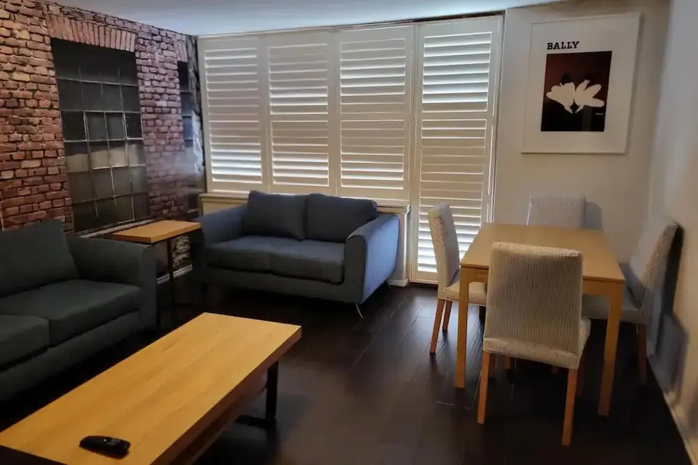 Homely 1 Bedroom Retreat in South Yarra With Balcony