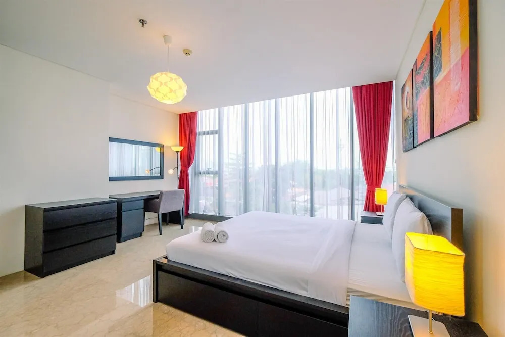 Good Deal And Strategic 1Br L'Avenue Apartment
