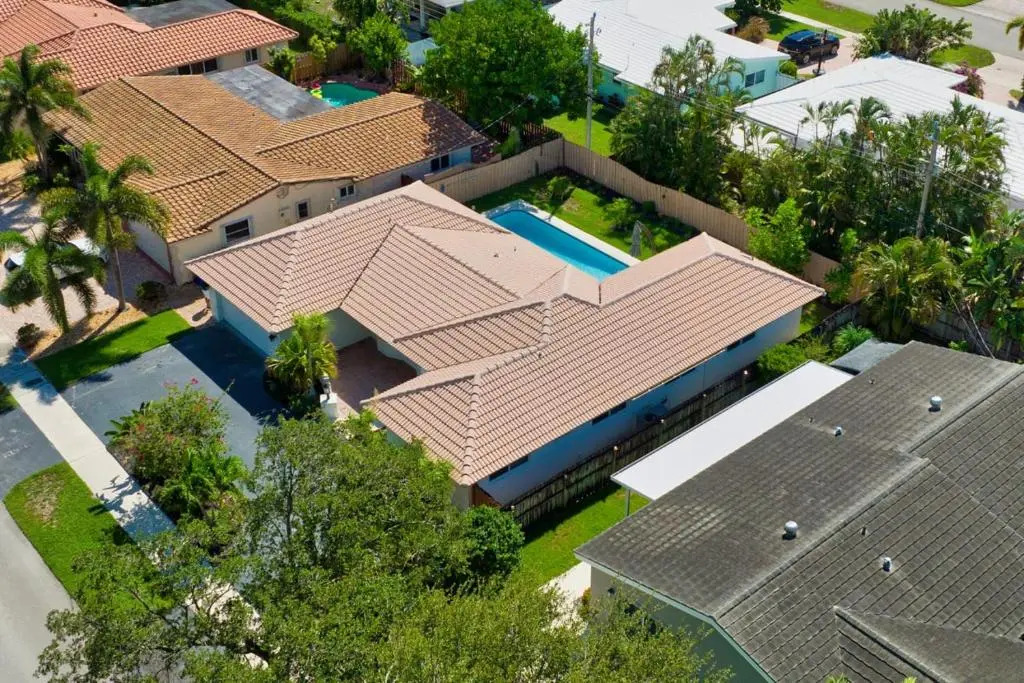 Sail Away Beach Cottage Sleeps 10 Heated Pool