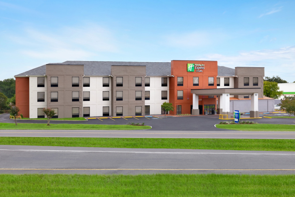 Holiday Inn Express & Suites Opelousas by IHG
