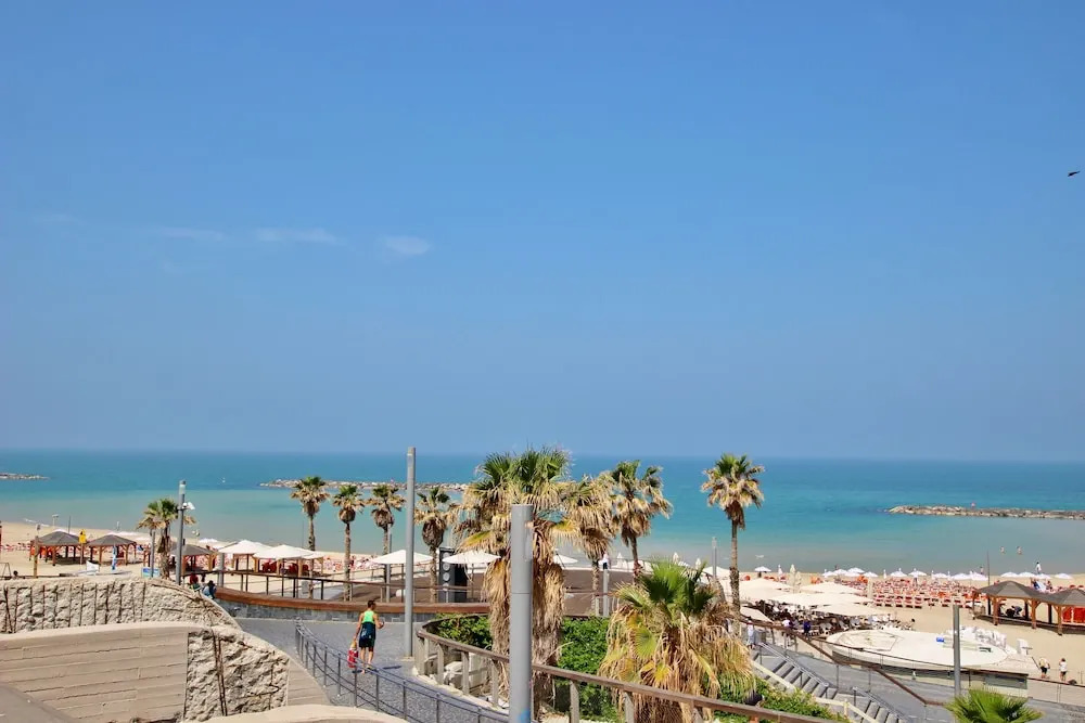 One of a Kind Gordon Beach Front 2BR Apt