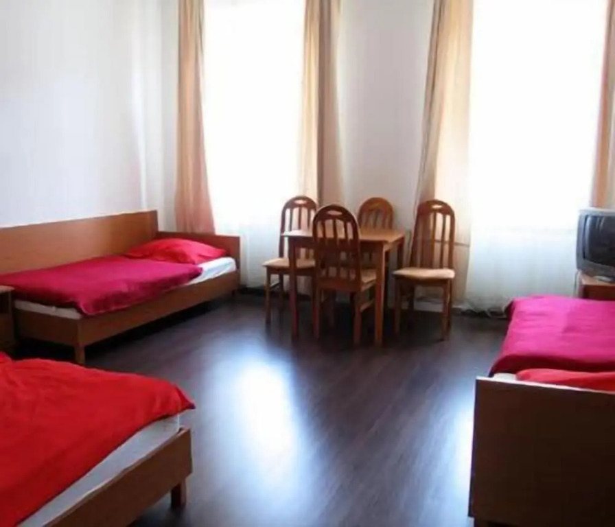 Hotel Cyrus