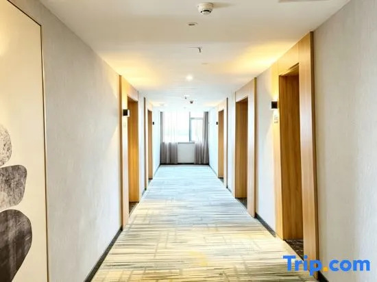 Wutong Hotel (Shaodong High Speed Railway Station West Bus Station)