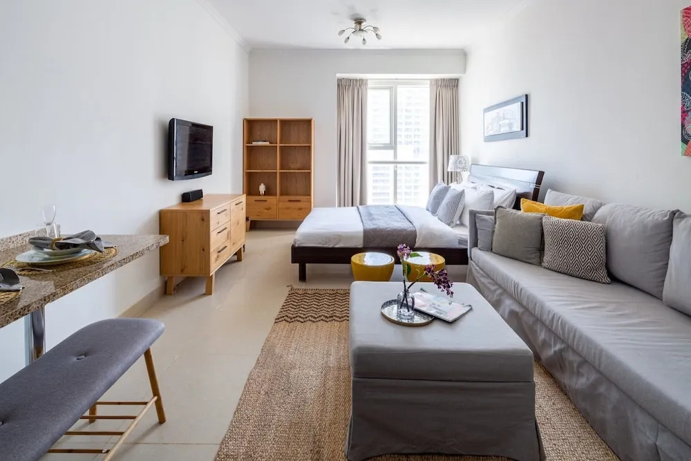 Prime Studio With Scenic Water Views in Jlt!
