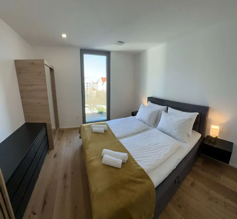 Garden Residence - Premium Downtown Apartment