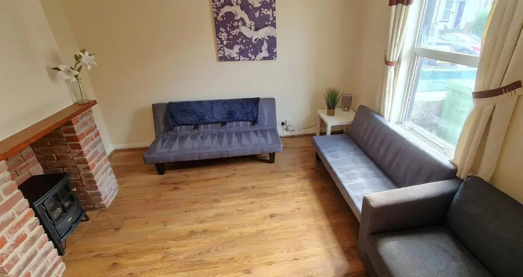 Ruby Retreat - Entire House - WiFi - 4 Bed - Garden - Maidstone Town
