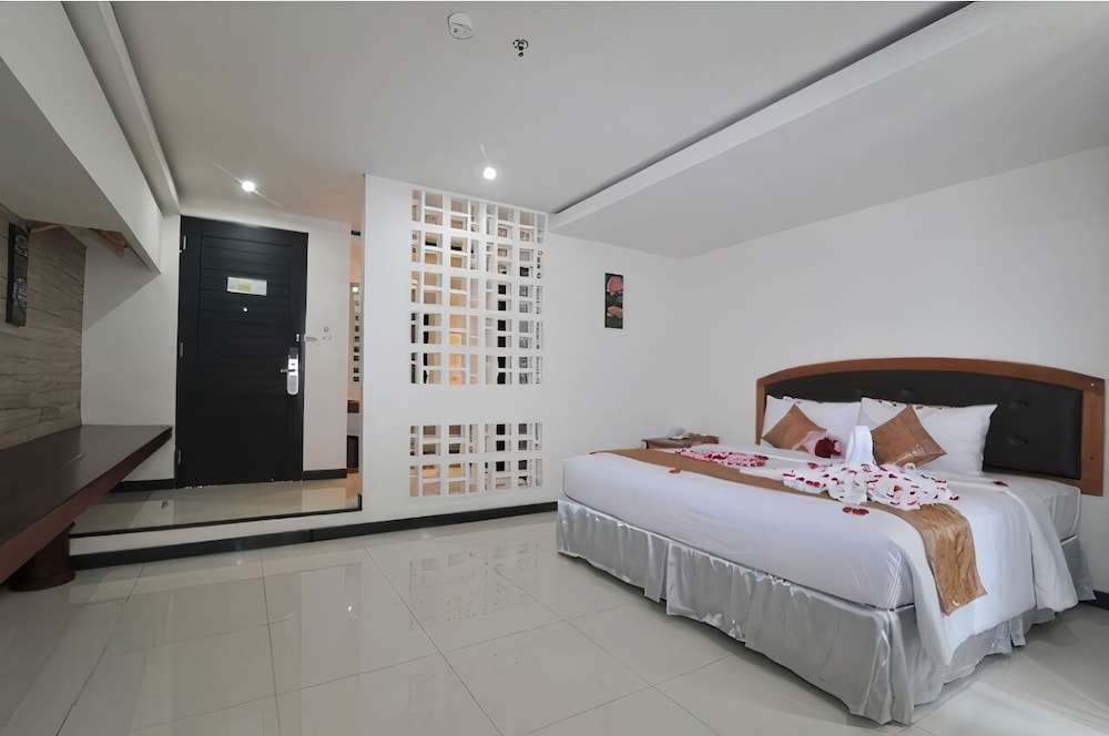The Kanjeng Suites Kuta Galeria - Bali
