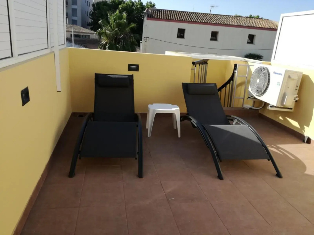 R129 Apartamento con terraza y piscina comunitaria cerca de la playa