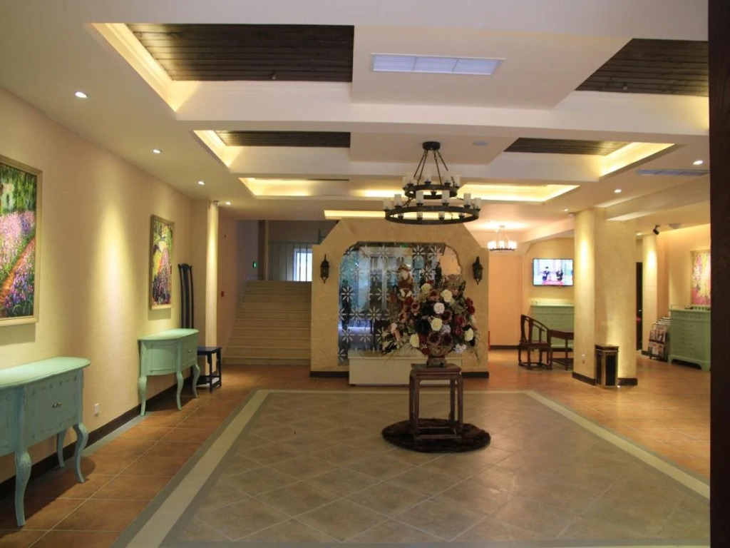 Chengdu Zifei Hotel