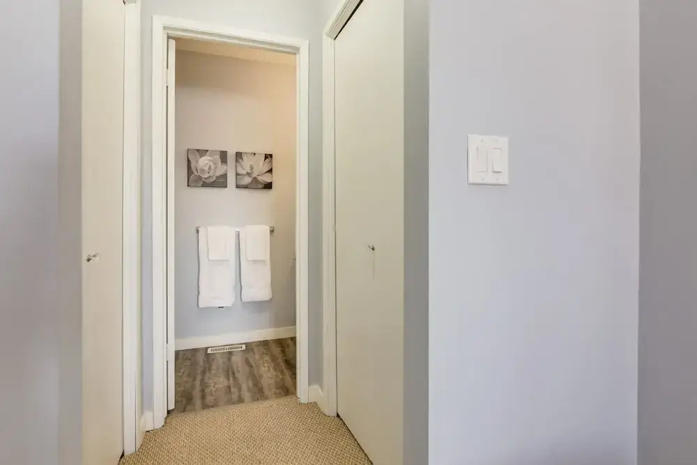 Superb 3BR mins to DT SAIT