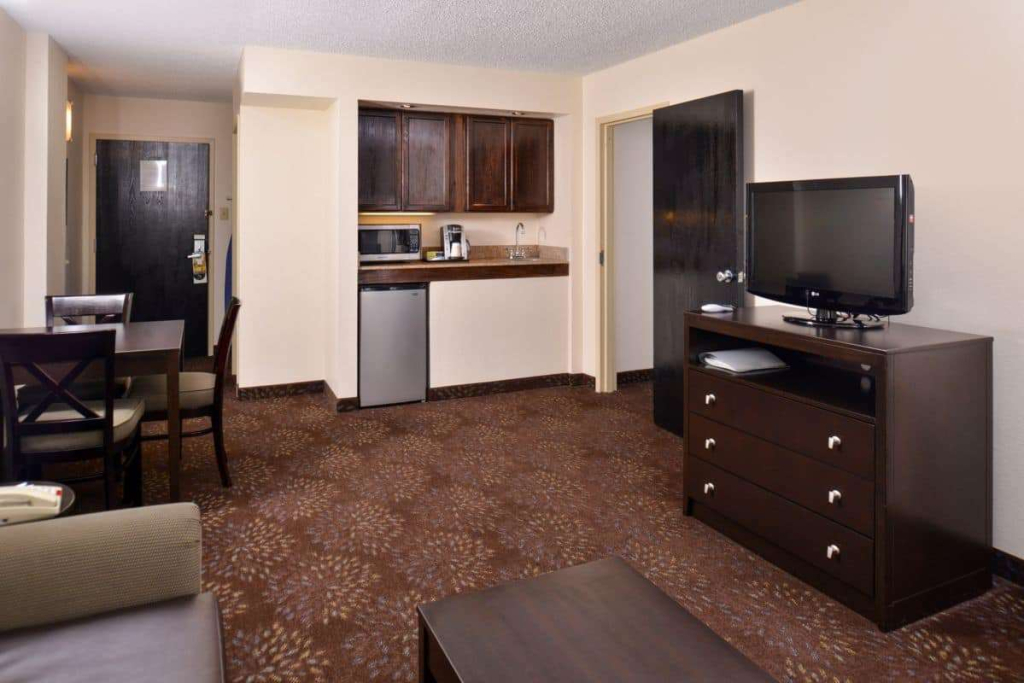 Ramada Plaza by Wyndham Sheridan Hotel & Convention Center