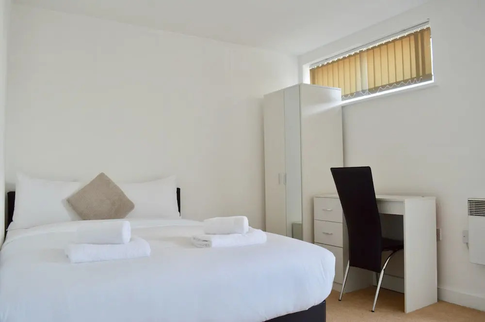 Comfortable 3 Bedroom Apartment in Manchester