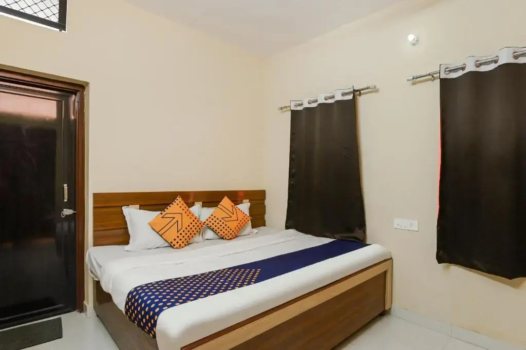Siya Hotel by OYO Rooms