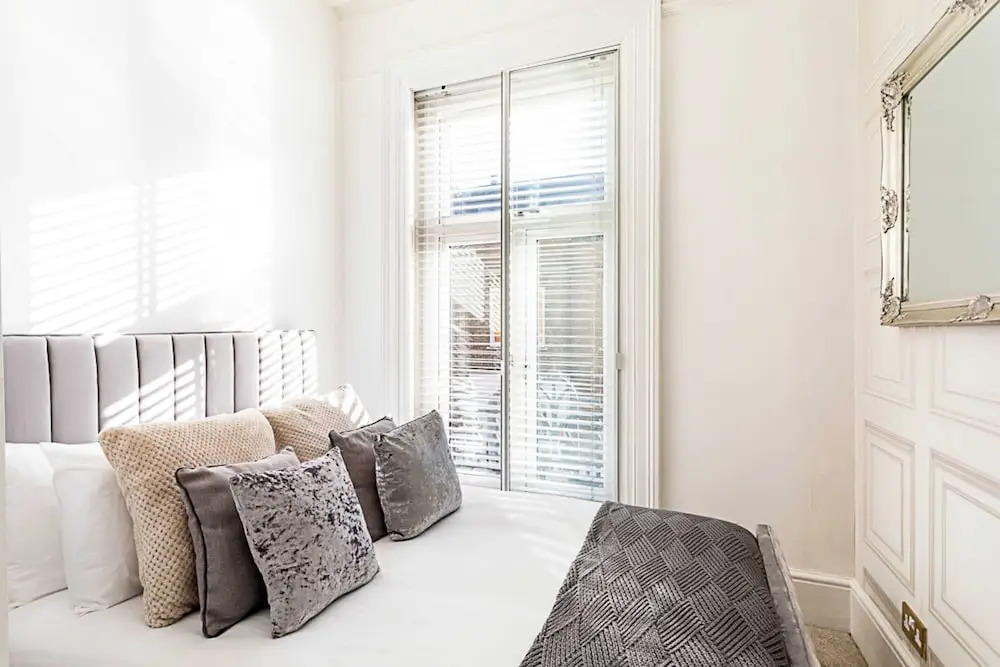 Stylish Apartment In Leafy Richmond