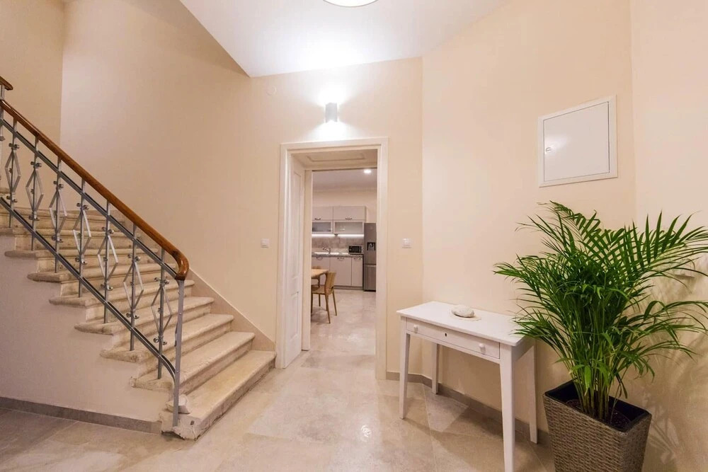 Spacious Villa with Private Pool in Dubrovnik