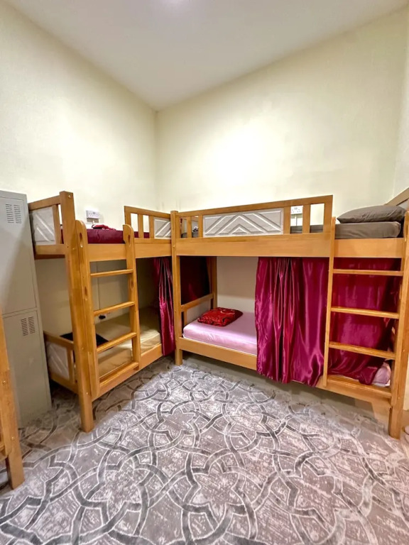 Hello Hostel