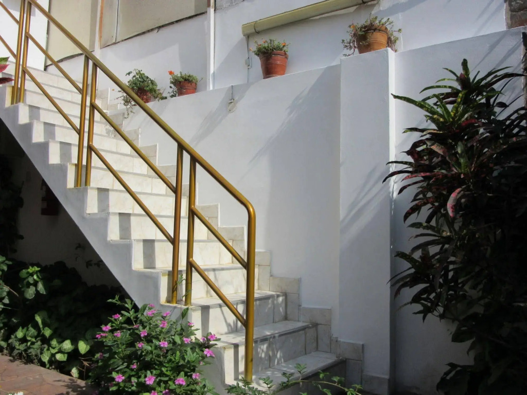 Las Palmeras Inn