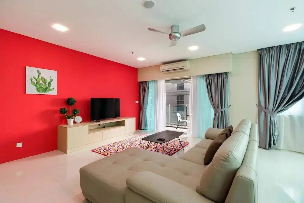 Colorful and Lovely Condo for 6 Near Klcc