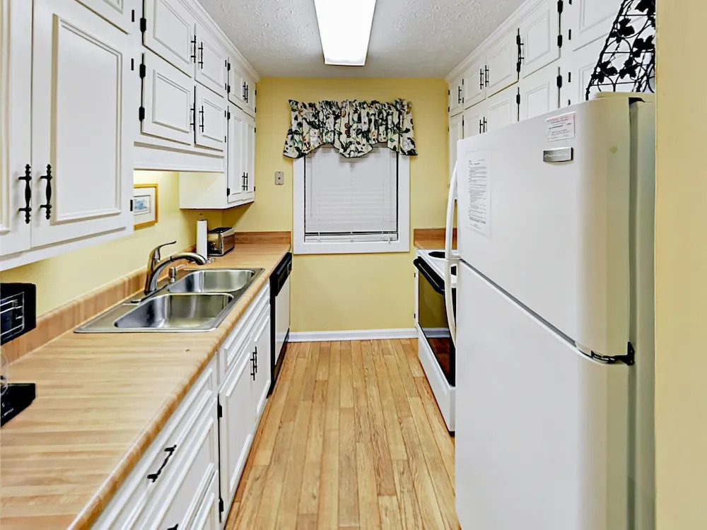 9621 Shore Drive Building A Condo Building A #222 2 Bedrooms 2 Bathroo