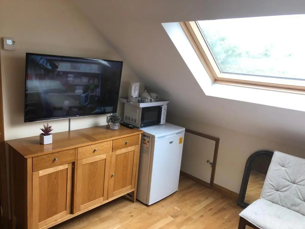 S6 Ensuite Loft Studio Space (Sandycroft Guest House)
