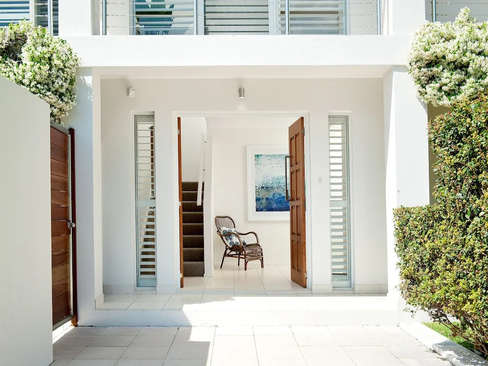 Waterfront Serenity - Luxury home with Grand Views