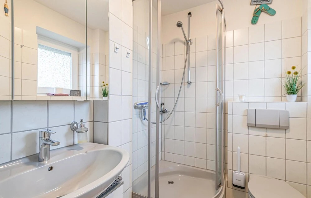 Nice Home In Friedrichskoog With Wifi