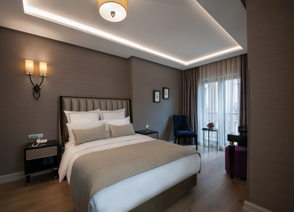 Le Petit Palace Hotel - Special Category
