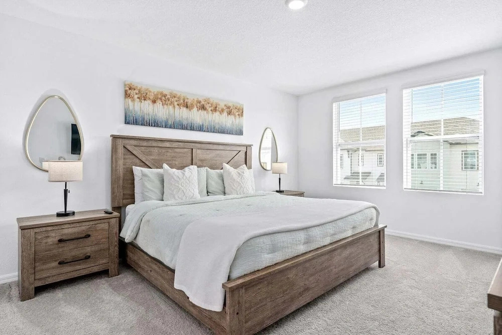 Lovely Townhome Sleeps 8