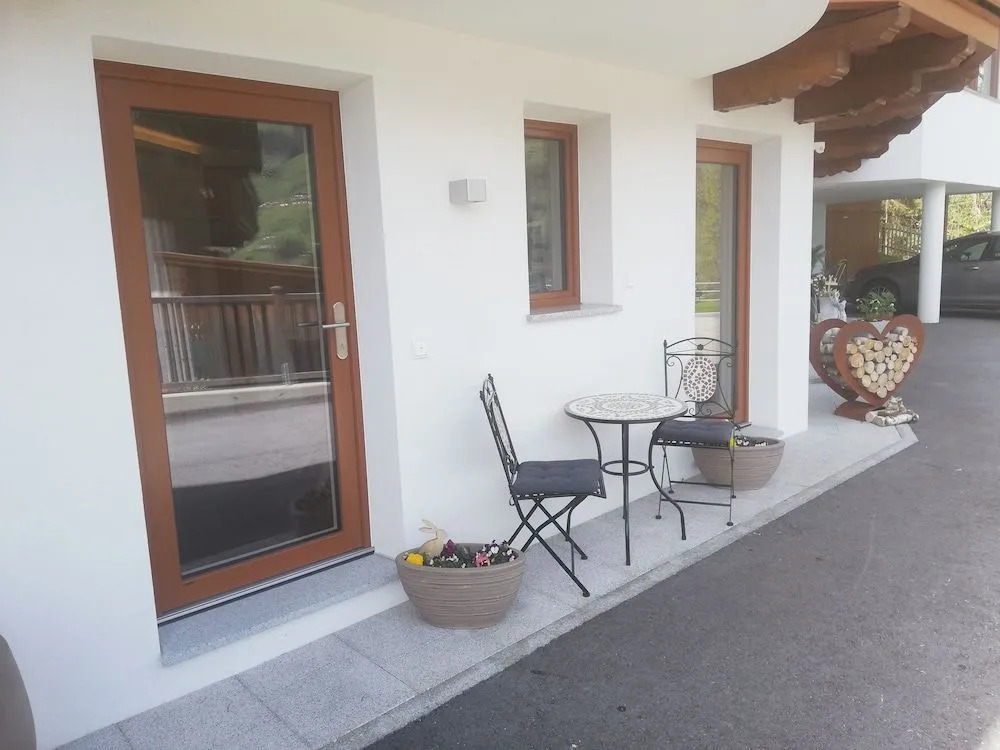 Apart Bradl