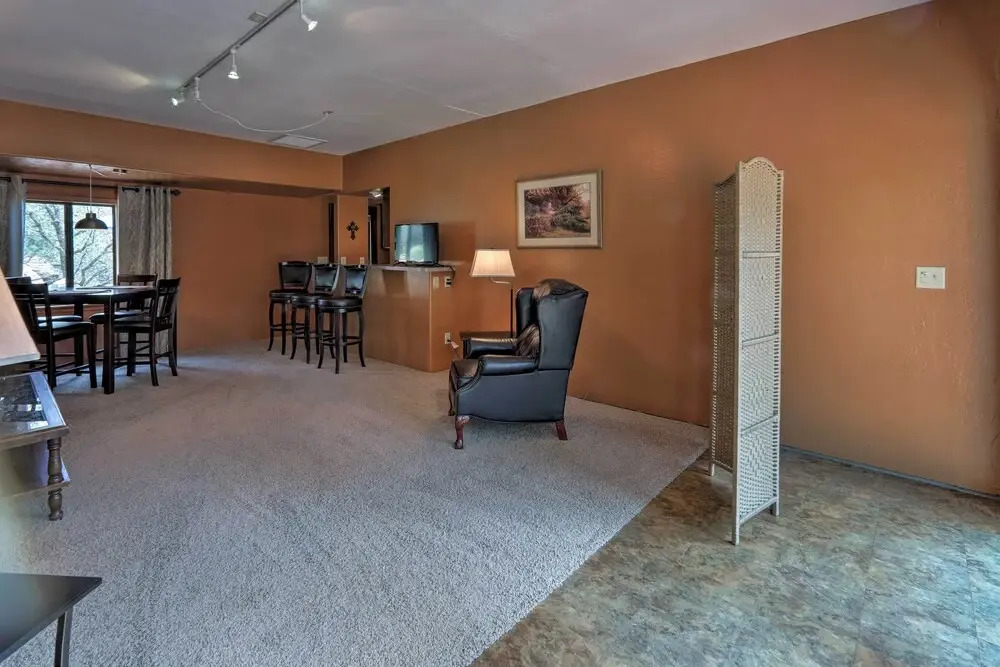 2 Mi to Courthouse Plaza: Prescott Cottage