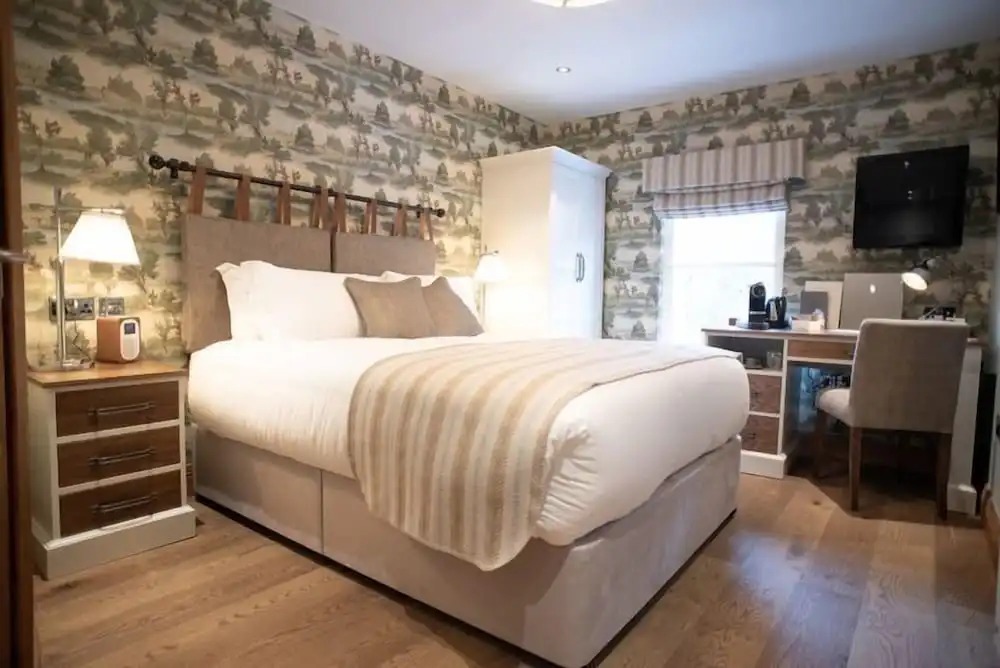 Cromwell Arms Country Pub with Rooms