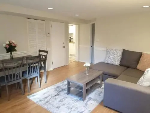 Happy, Cozy, Fun, Loving suite in West Vancouver