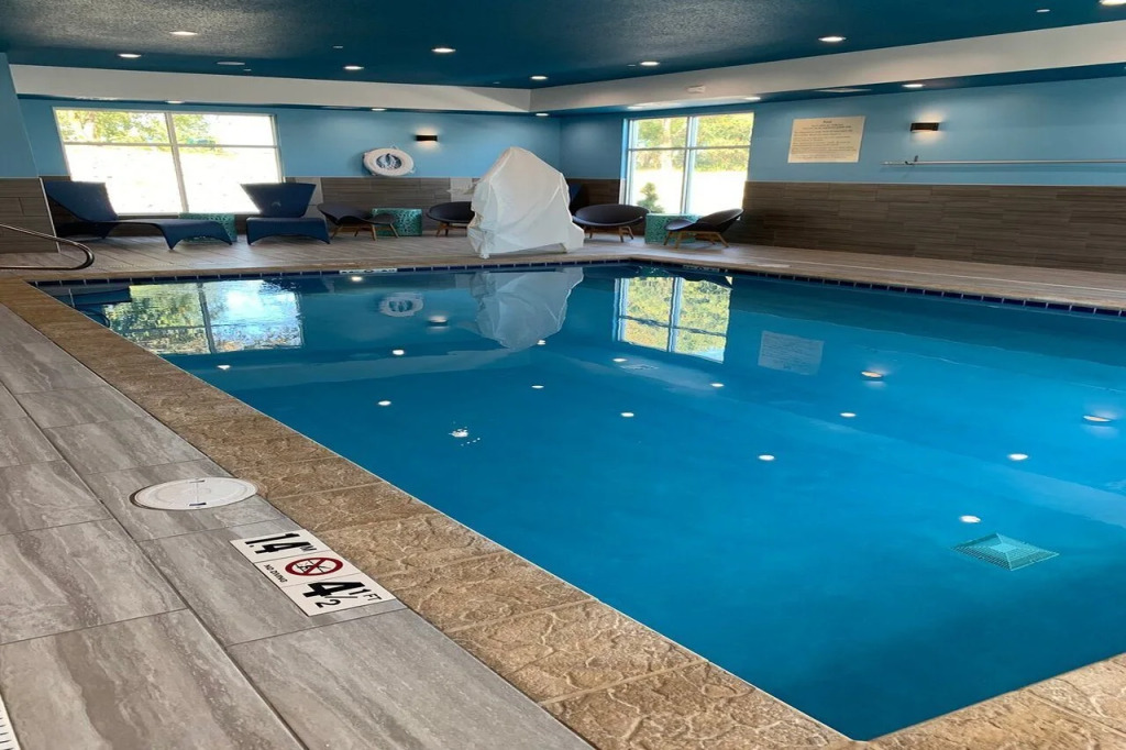 Hampton Inn & Suites Pittsburgh New Stanton PA