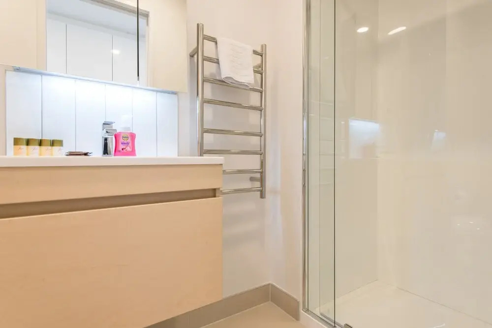 Ehome - Brand New In CBD with Pool, Sauna, Gym, Netflix