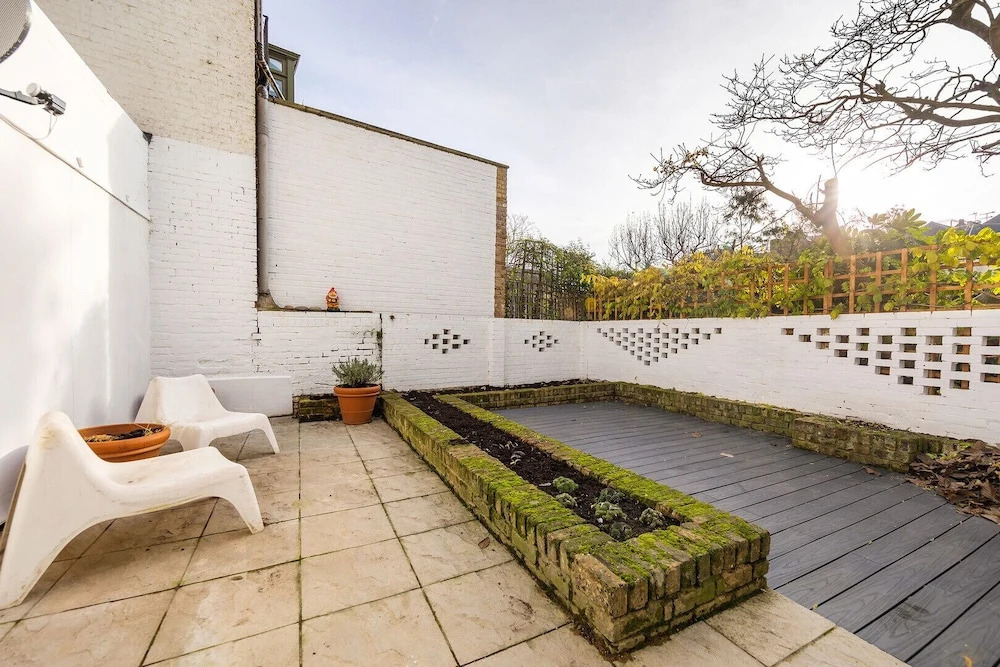 Modern Garden Flat in Hampstead