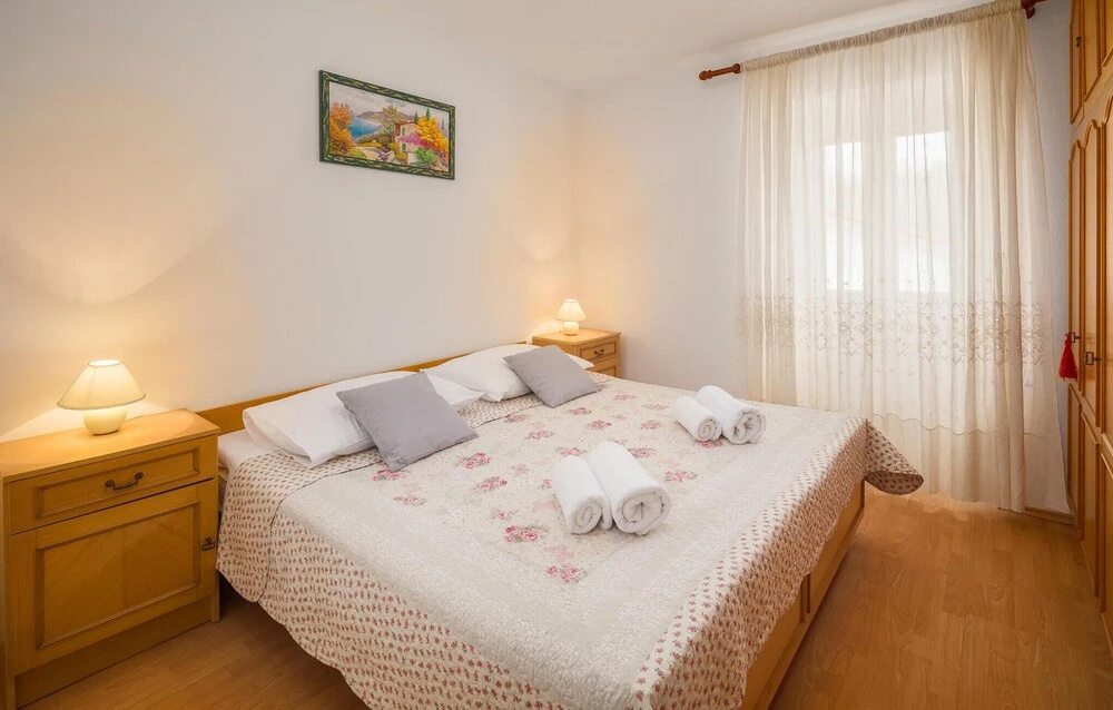 Awesome Home in Erzisce With Wifi and 2 Bedrooms