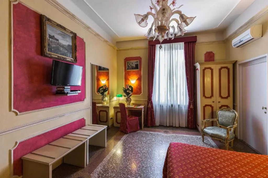 Antica Residenza DAzeglio Room&Breakfast di Charme