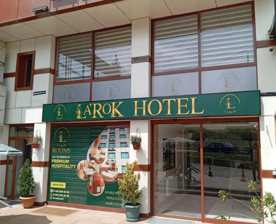 Larok Hotel
