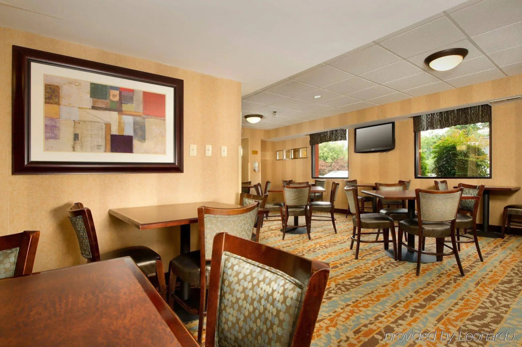 Holiday Inn Express Fairfax-Arlington Boulevard by IHG
