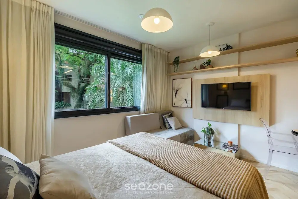 Luxury and Sophisticated Studio Apartment with Garage LBO203