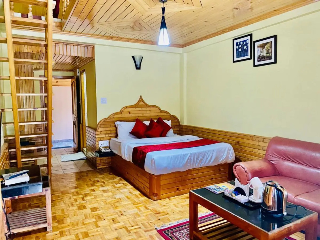 Snow Clad Riverview Hotel & Resort, Manali
