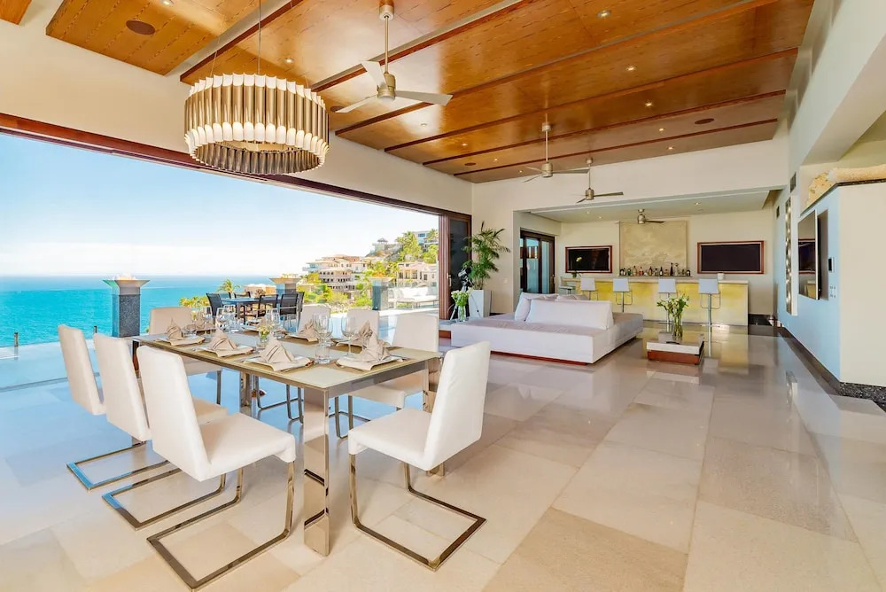 Spectacular Modern Luxury and Exceptional Amenities at Mantea Casa Cabo in Pedregal