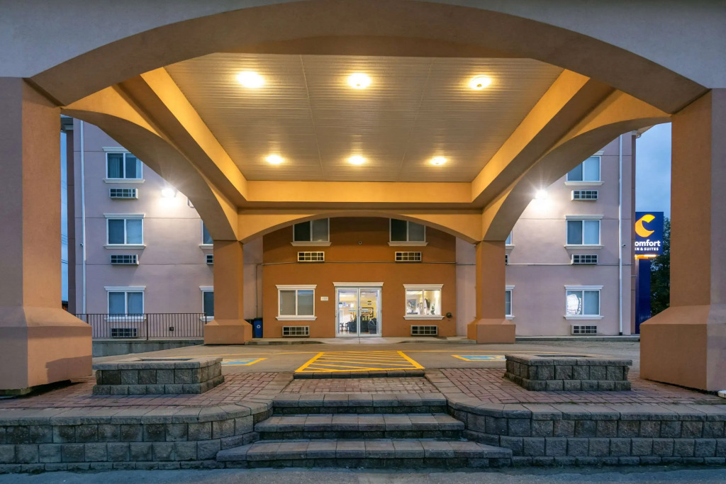 Comfort Inn & Suites