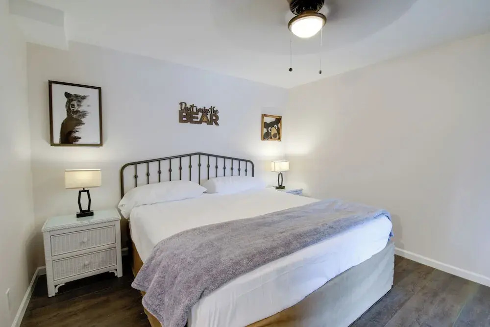 Dandridge Vacation Rental w/ Fishing Pier & Grill!