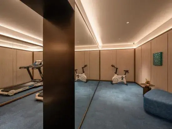 Super 8 Select Hotel (Beijing Tiancun Subway Station Branch)