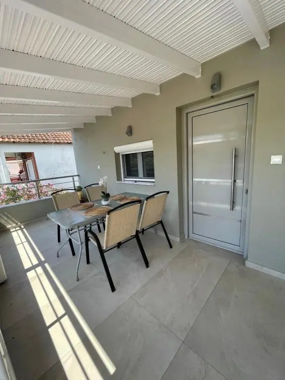 Cozy apartment in paralia ofryniou