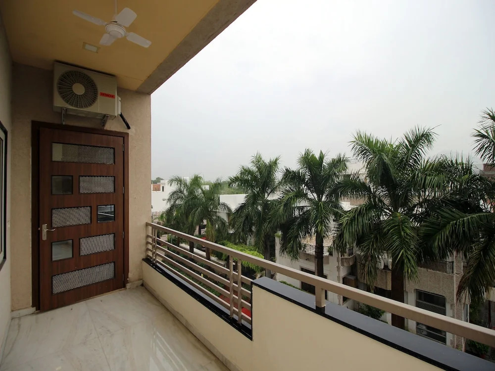 OYO 9888 Home Modern Stay near Celebration Mall