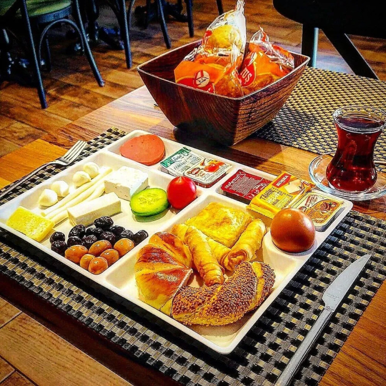 Eriza Hotel